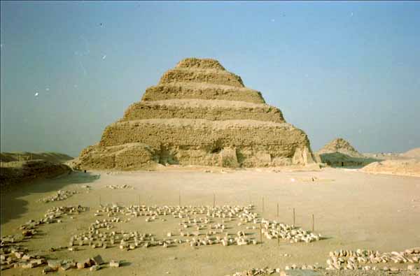 Stufen-Pyramide